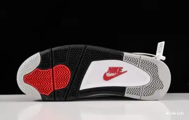 “WHITE 4 AIR OG JORDAN CEMENT” 840606-192 0701